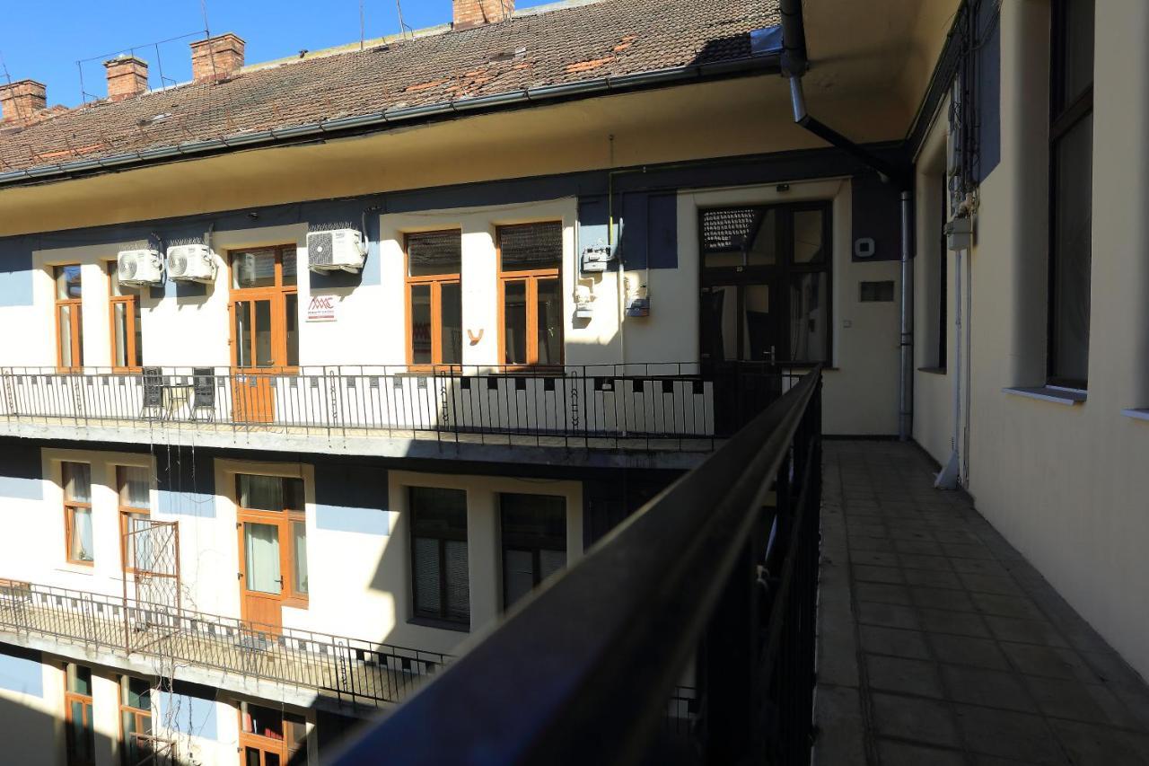 Napoca Central Apartment クルージュ＝ナポカ エクステリア 写真
