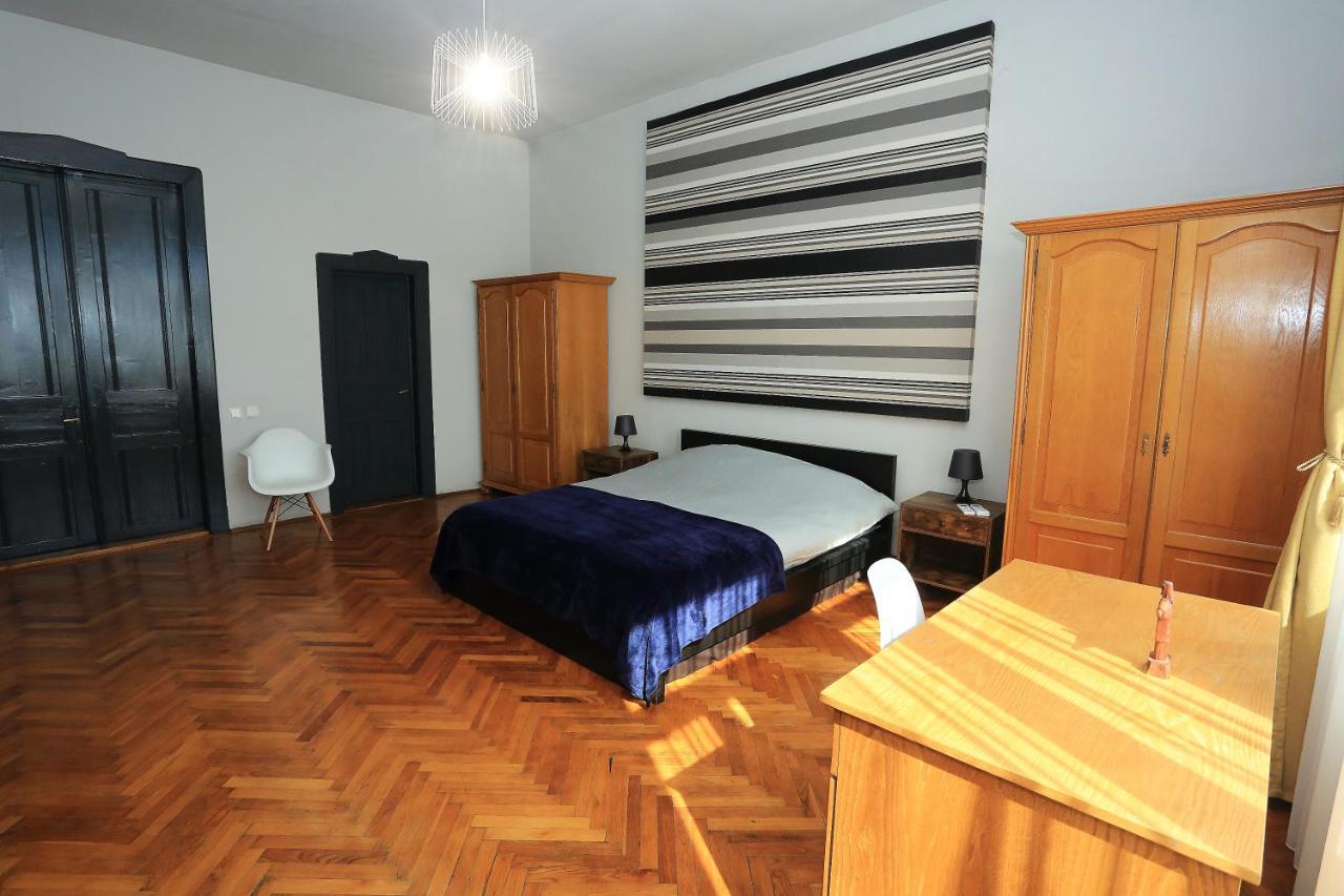 Napoca Central Apartment クルージュ＝ナポカ エクステリア 写真